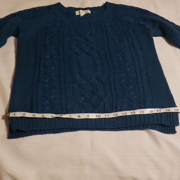 PINK Rose brand teal colored sweater. Medium - Picture 6 of 9
